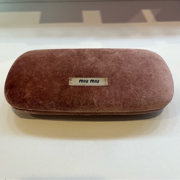 Miu Miu glasses case - Picture 1 of 3